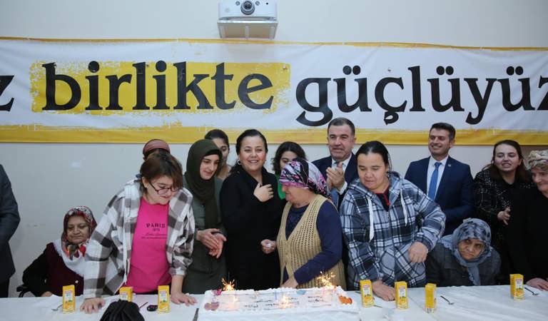 Engelsiz Yaşam Merkezinde Bulunan Sakinlerimizin Doğum Günü Kutlandı