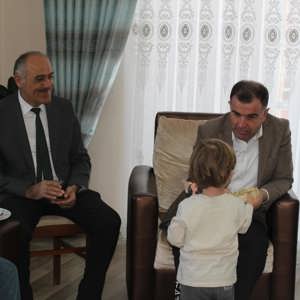 Bayburt Valisi Mustafa Eldivan Öncülüğünde Koruyucu Aile Ziyaretlerimizi Sürdürüyoruz - fotoğraf 4
