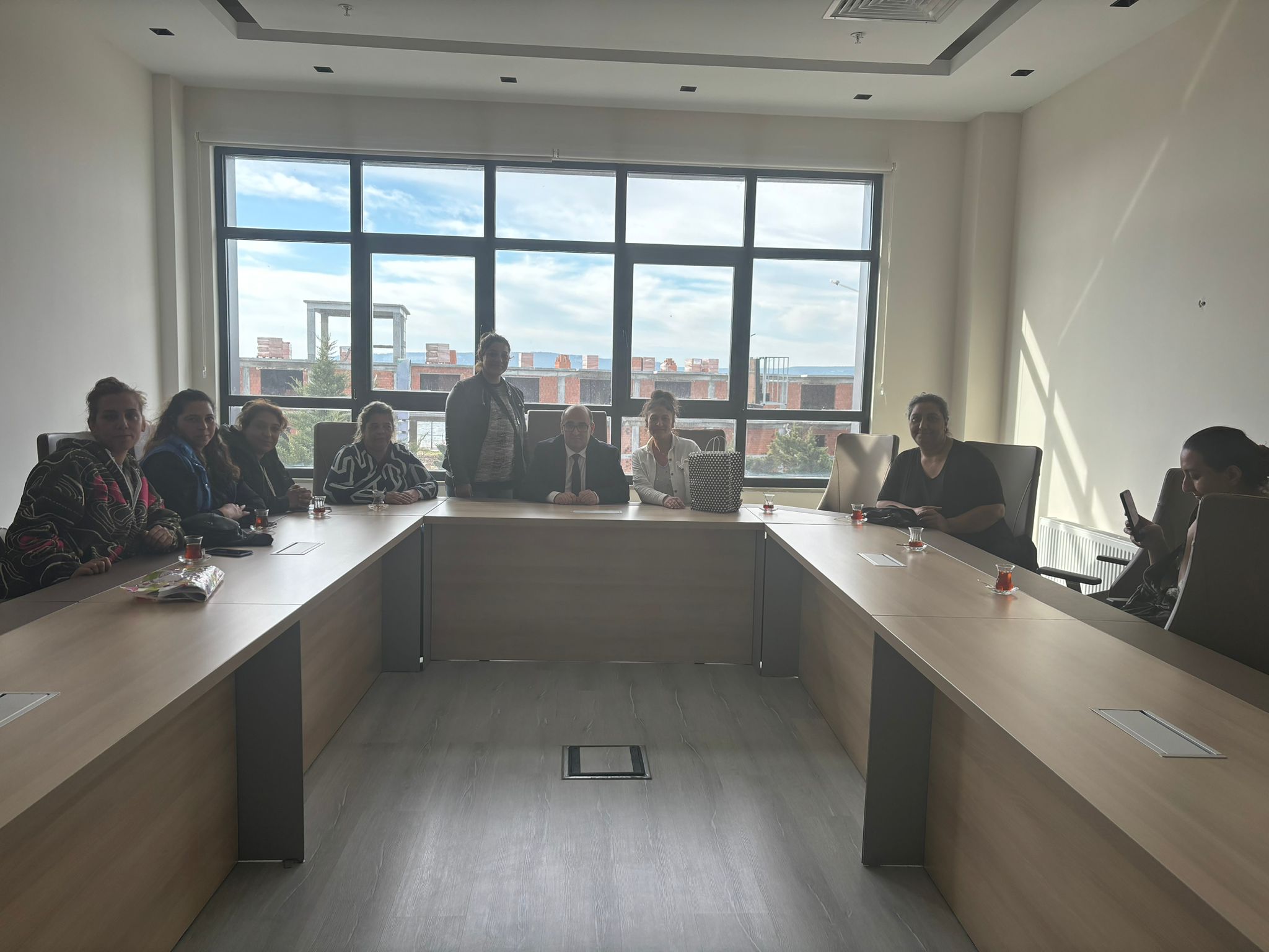 Çanakkale Fevzipaşa Mahallesi Kadınları Koruma ve Kalkındırma Derneği üyeleri İl Müdürümüz Şuayip ÜNER’i ziyaret etti.