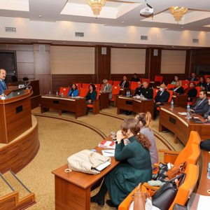 Valimiz Ali Hamza Pehlivan başkanlığında, Kadına Yönelik Şiddetle Mücadele İl Koordinasyon İzleme ve Değerlendirme Komisyonu’nun 2024 yılı ilk toplantısı gerçekleştirildi.Valimiz Ali Hamza Pehlivan başkanlığında, Kadına Yönelik Şiddetle Mücadele İl Koordinasyon İzleme ve Değerlendirme Komisyonu’nun 2024 yılı ilk toplantısı gerçekleştirildi. - fotoğraf 2