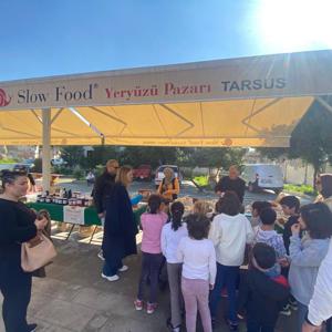Pıtırcık Gündüz Bakımevinin organizasyonu ile kurumlarımızdan hizmet alan canımız çocuklarımıza Tarsus Slowfood Yeryüzü Pazarı'nda Deprem Bilinci Arttırma Programı (DEBAP) kapsamında etkinlik yapıldı.  - fotoğraf 2