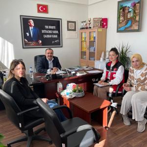 #MezitliSHM Mobil Ekiplerimizce, Şehit Mehmet Güçlü Ortaokulu ve Kuyuluk Belediye Ortaokulu ziyaret edilerek okul idaresi ve rehber öğretmenlere ''Sosyal Hizmet  Modelleri'' hakkında bilgilendirme ve rehberlik çalışmaları yapıldı. - fotoğraf 1