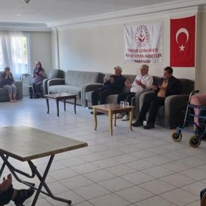 #SilifkeHuzurevi'mizdeki yaş almış büyüklerimizle, 6 Şubat depreminde vefat eden vatandaşlarımız için Kuran okuyarak dualar ettik ve helva ikramında bulunduk.  - fotoğraf 1