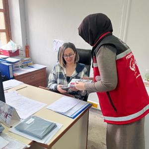 #MutSHM, Mut İlçe Milli Eğitim Müdürlüğü personellerine ''6284 Sayılı Kanun ve #KADES uygulaması'' konusunda rehberlik ve broşür dağıtımı yaptı. - fotoğraf 2