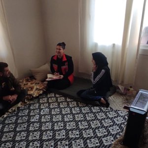 SHM'lerimizde, #ÇocuklarGüvendeProgramı İzleme kapsamında, depremden etkilenen aile ve çocukların düzenli olarak ziyareti yapılmakta, ailelere yaşadıkları kayıplardan dolayı #PsikososyalDestek sağlanmaktadır.     📍Toroslar - fotoğraf 2