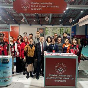 #DevletTeşvikleriTanıtımGünleri kapsamında CNREXPO'da Bakanlığımızın Sosyal Hizmet Modellerini tanıtım standında ilk günümüzü İl Müdürümüz Naci YILMAZ katılımıyla ve tüm birimlerimizle tamamladık.  - fotoğraf 1