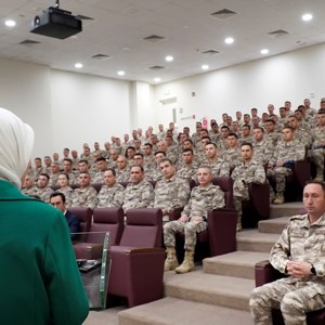Aile ve Sosyal Hizmetler Bakanımız Mahinur Özdemir Göktaş, pilot olarak deprem bölgesinden başlanacak Aile ve Gençlik Fonu için başvuruların 15 Şubat’tan itibaren alınacak dedi. - fotoğraf 9