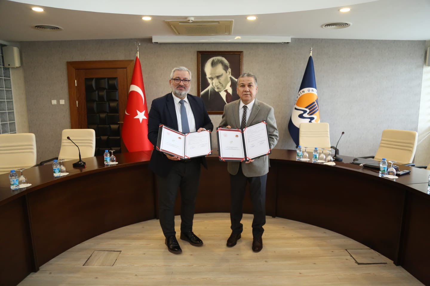 Yaşlılıkta bilgi, beceri ve yeteneklerin korunmasını sağlamak amacıyla kurulan Tazelenme Üniversitesi; Bakanlığımız EYHGM ile Mersin Üniversitesi arasında imzalanan "60+ Tazelenme Üniversitesi Projesi" iş birliği  protokolü hayata geçiyor.