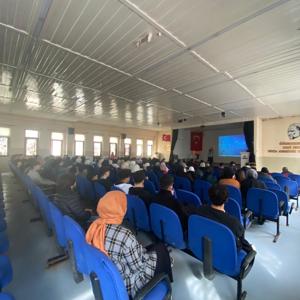 #YenişehirSHM, Dumlupınar İmam Hatip Anadolu Lisesi öğrenci ve öğretmenlerine ''6284 Sayılı Kanun, Kadına Şiddetle Mücadele ve #KADES'' konularında eğitim düzenledi.   - fotoğraf 1