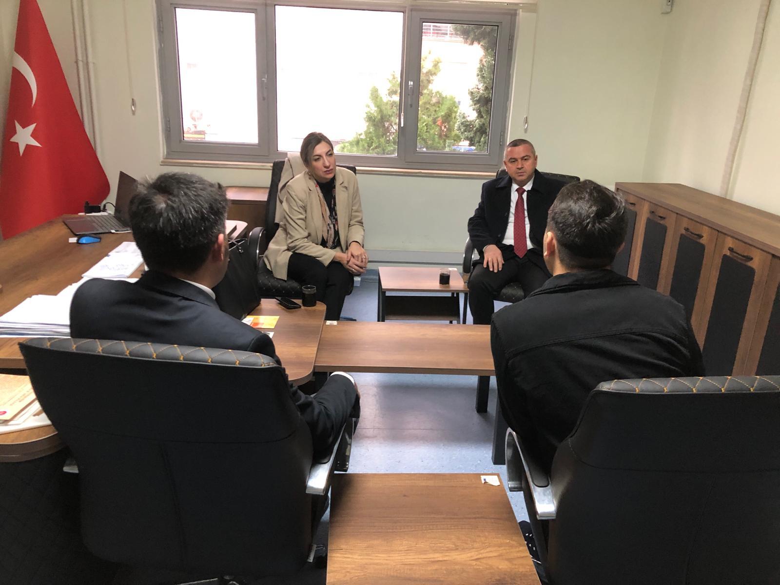 Aile Yanında Destek Hizmetleri Daire Başkanımız Çiğdem ÜNLÜ ÇEBER ve İl Müdürümüz Naci YILMAZ, #Yenişehir Sosyal Hizmet Merkezi'mizi ziyaret ederek faaliyetlerimiz hakkında Kuruluş Müdürümüz ve personellerimizle istişarede bulundu.