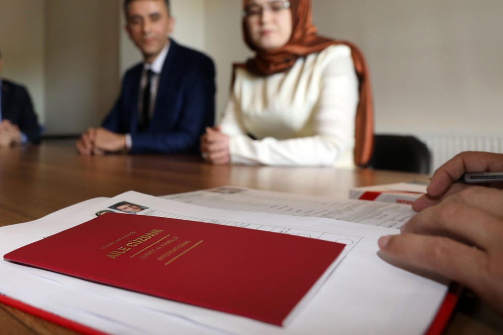 Bakanımız Mahinur Özdemir Göktaş Aile ve Gençlik Fonu’nun Detaylarını Açıkladı