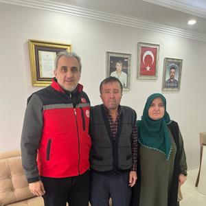 Devletimizin bekâsı uğruna canını feda eden Aziz Şehitlerimizin bizlere emaneti kıymetli ailelerini ziyaret ettik... - fotoğraf 3