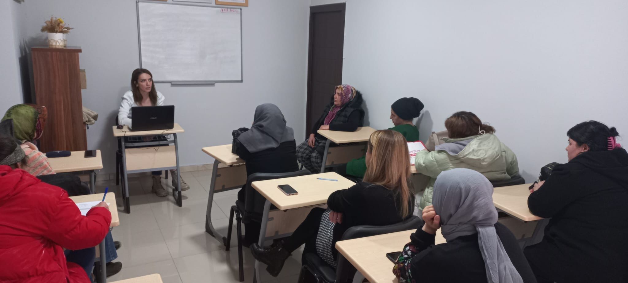 #MerzifonSHM, Aile Destek Merkezi kursiyerlerine " Evlilik Öncesi" konulu eğitim verildi.