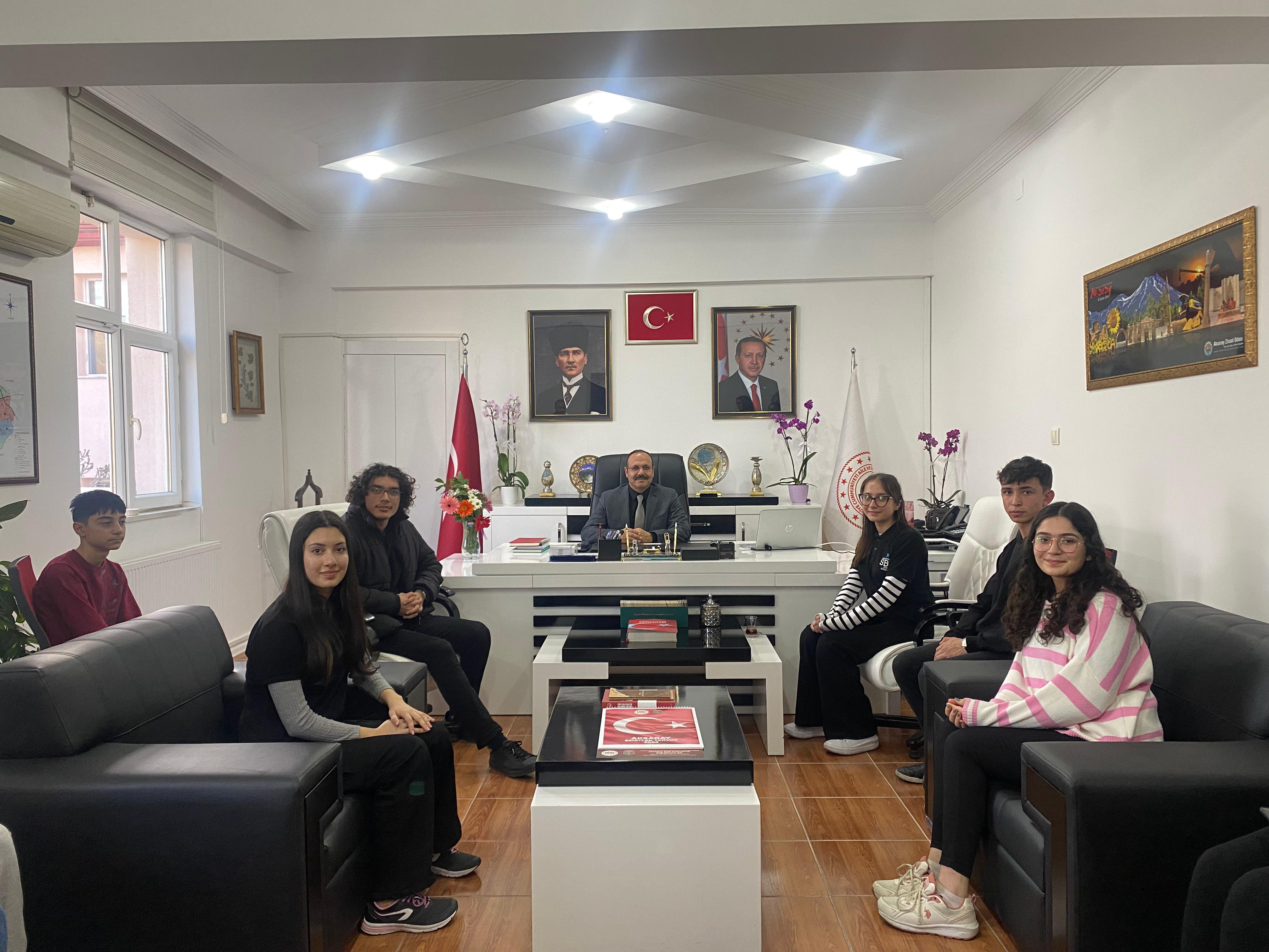 Aksaray Çocuk Hakları Komitesi Başkanları İl Müdürümüze, Komitenin çalışmaları ve 2024 yılında yapılacak faaliyetleri hakkında bilgi verdiler.