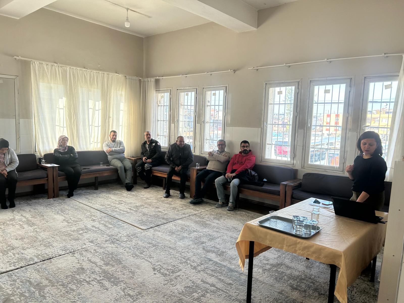 Erkek Çocuk Koruma İlk Müdahale ve Değerlendirme Birimimizden Psikolog Pınar TEMİZ, #ErkekİKB personellerimize  ''Öfke Kontrolü, Mahremiyet, Etkili İletişim Yöntemleri, Krize Müdahale'' konularında eğitim düzenlendi.