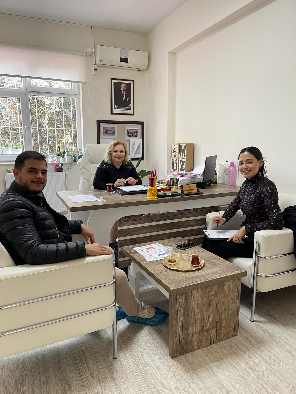 #MezitliSHM Okul Mobil Ekiplerimizce, Mezitli Anaokulu ve Viranşehir 75. Yıl Anaokulu ziyaret edilerek  okul yönetimi ve rehber öğretmenlere ''Sosyal Hizmet Modellerimiz'' hakkında bilgilendirme ve rehberlik çalışmaları yapılmıştır. 