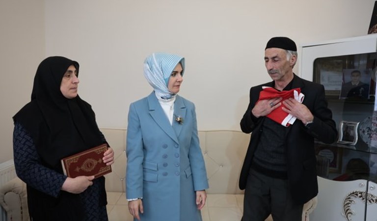 Sayın Bakanımız Sayın Mahinur ÖZDEMİR GÖKTAŞ Şehit Ailesini Ziyaret Etti
