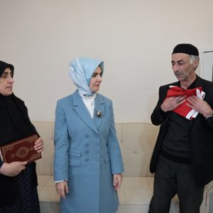 Sayın Bakanımız Sayın Mahinur ÖZDEMİR GÖKTAŞ Şehit Ailesini Ziyaret Etti - fotoğraf 1