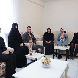 Sayın Bakanımız Sayın Mahinur ÖZDEMİR GÖKTAŞ Şehit Ailesini Ziyaret Etti - fotoğraf 2