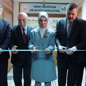 Bakanımız Mahinur Özdemir Göktaş: “Türkiye'de ilk kez yapılan Yaşlı Profili Araştırması kapsamında 22 bin 640 hanede 9 başlıkta yüz yüze görüşmeler gerçekleştirdik” - fotoğraf 19