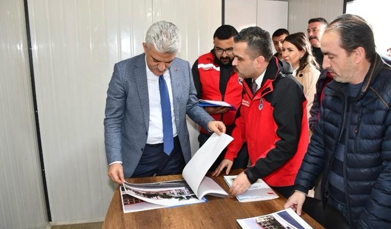 Sayın Valimiz Mehmet MAKAS, İl Müdürümüz Sayın Çiğdem AÇIKYILDIZ KAZEL ile Kırıkkale Huzurevi inşaatında incelemelerde bulundu.