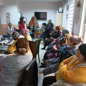 SODAM Kursiyerlere “Kadına Yönelik Şiddetle Mücadele” ve “Erken Yaşta Evliliklerle Mücadele” Eğitimi Verilmiştir. - fotoğraf 2