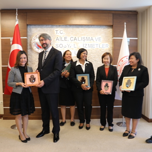 Tayland Sosyal Kalkınma ve İnsan Güvenliği Bakanlığı Heyeti Engelli ve Yaşlı Hizmetleri Genel Müdürlüğüne Çalışma Ziyaretinde Bulundu  - fotoğraf 4