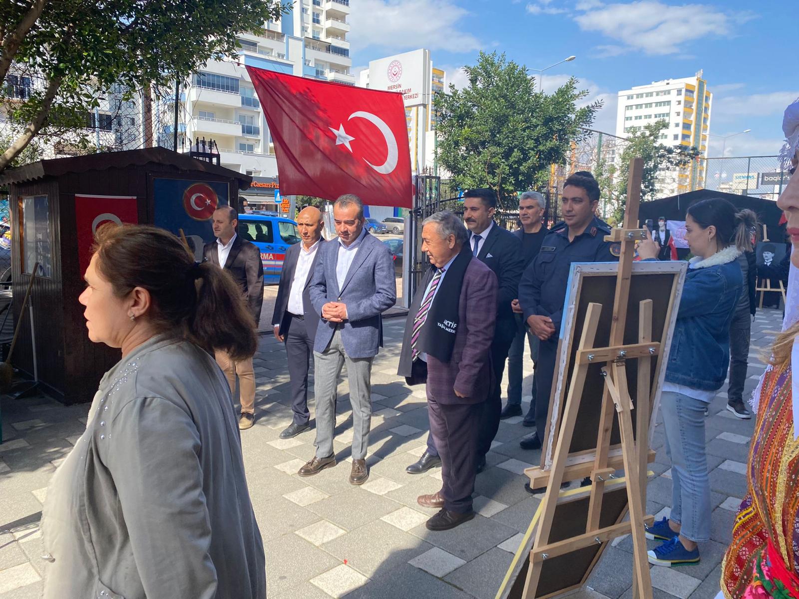 Vali Yardımcımız  Kadir OKATAN ve Mezitli Kaymakamımız Alp Eren YILMAZ'ın katılımıyla''oba''mız şenlendi.  #MersinGündüzlüBakımveAktifYaşamMerkezi projesi ''Yörük Çadırı'' ile Toros Dağları'nda yeşerip bugünümüze dek uzanan kültürümüze sahip çıkıyoruz.