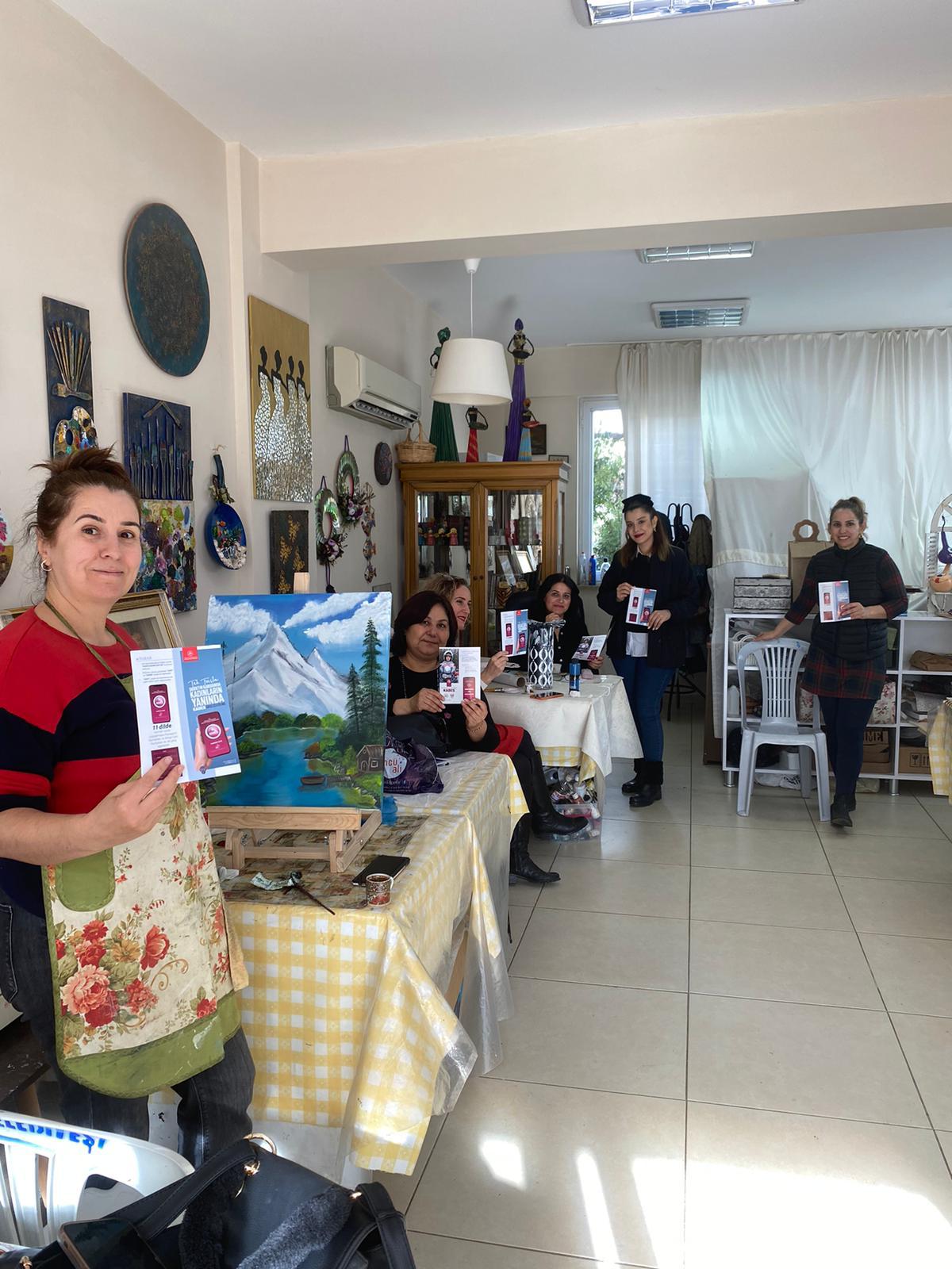 #8MartDünyaKadınlarGünü etkinlikleri kapsamında #YenişehirSHM tarafından Halk Eğitim Merkezi kursiyerleri ve  Hayat Ağacı Kooperatifi ziyaret edilerek Hizmet Modellerimiz, Kadına Yönelik Şiddetle Mücadele konularında bilgilendirme çalışması yapıldı.