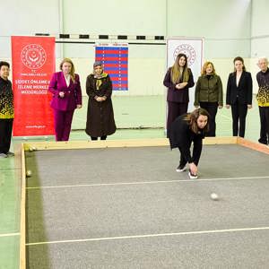 8 Mart Dünya Kadınlar Günü Münasebetiyle Valiliğimiz bünyesinde görev yapan kadın yöneticilerimiz arasında “Kadınlar Bocce Turnuvası” düzenlendi. - fotoğraf 8