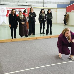 8 Mart Dünya Kadınlar Günü Münasebetiyle Valiliğimiz bünyesinde görev yapan kadın yöneticilerimiz arasında “Kadınlar Bocce Turnuvası” düzenlendi. - fotoğraf 10