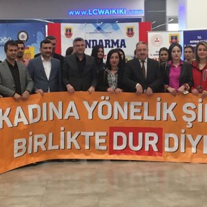 Kadın alanında çalışan Kamu Kurumları,Sivil Toplum Kuruluşlarının biraraya geldiği Alışveriş Merkezindeki bilgilendirme sergisi düzenlend. - fotoğraf 1
