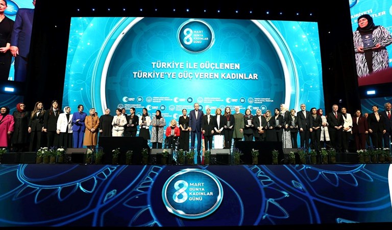 Cumhurbaşkanı Erdoğan ve Bakanımız Göktaş "Türkiye ile Güçlenen, Türkiye'ye Güç Veren Kadınlar Programı”na Katıldı