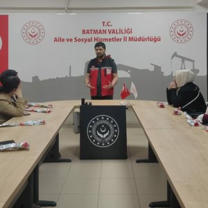 Çocuk Yetiştirmede Güncel Konular ve Okul-Aile İlişkileri Hakkında Eğitim - fotoğraf 1