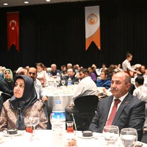 Valimiz Hulusi ŞAHİN ile eşi Ebru ŞAHİN Hanımefendi ev sahipliğinde Koruyucu Ailelerimiz ve Çocuklarımızla iftar programında buluştuk - fotoğraf 6