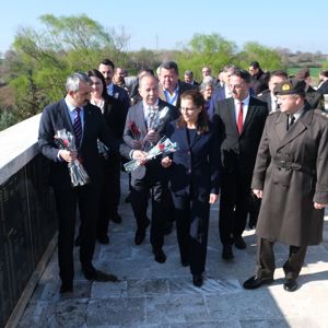 18 Mart Şehitleri Anma Günü ve Çanakkale Deniz Zaferi dolayısı ile Anma Programı düzenlendi. - fotoğraf 5