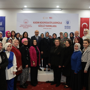 Bakanımız Mahinur Özdemir Göktaş Bursa'da Kadın Kooperatiflerinin Temsilcileriyle Buluştu - fotoğraf 3