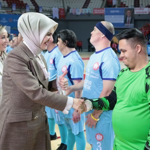 Aile ve Sosyal Hizmetler Bakanımız Göktaş, "Down Sendromlu Sporcuların Olimpiyatları"nın Açılış Törenine Katıldı - fotoğraf 2