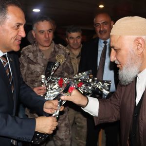 18-24 Mart Yaşlılar Haftası münasebetiyle İl Müdürlüğümüz tarafından düzenlenen İftar programına Sayın Valimiz Ahmet Hamdi USTA,İl Protokolü,İl Müdürümüz Abdulbari AKSOY ve kıymetli yaşlılarımız katılım sağladılar. - fotoğraf 1
