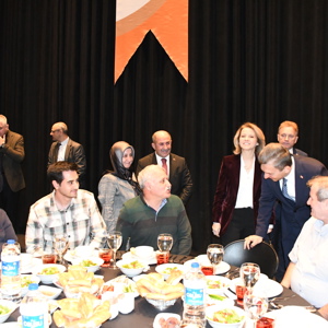 18 Mart Şehitleri Anma Günü Münasebetiyle, Antalya Valiliğimizin Himayelerinde, İl Müdürlüğümüz Koordinesinde, "KAHRAMANLARIMIZ VE YAKINLARI İLE İFTARDAYIZ" İftar Programı Düzenlendi - fotoğraf 5