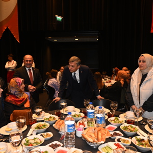 18 Mart Şehitleri Anma Günü Münasebetiyle, Antalya Valiliğimizin Himayelerinde, İl Müdürlüğümüz Koordinesinde, "KAHRAMANLARIMIZ VE YAKINLARI İLE İFTARDAYIZ" İftar Programı Düzenlendi - fotoğraf 8