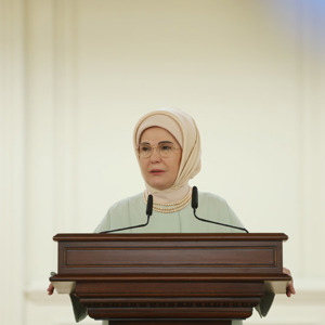 Emine Erdoğan, Gönül Elçileri koruyucu ailelerimiz ve vali eşleriyle iftarda bir araya geldi - fotoğraf 1
