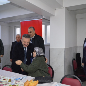 18-24 Mart "Yaşlılara Saygı Haftası" kapsamında Müdürlüğümüz ev sahipliğinde Safiye Gönül Bayar Huzurevimizde Valimiz Sayın Hüseyin AKSOY’un teşrifleriyle iftar yemeği düzenlendi. - fotoğraf 7
