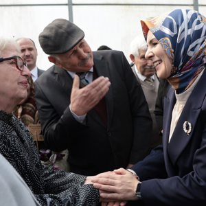 Aile ve Sosyal Hizmetler Bakanımız Göktaş, Adana’da huzurevi sakinleri ve kadınlarla buluştu - fotoğraf 4