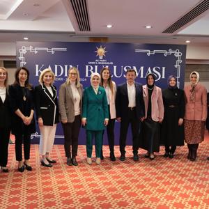 Aile ve Sosyal Hizmetler Bakanımız Mahinur Özdemir Göktaş İzmir’de "Kadın Buluşması"nda Konuştu: - fotoğraf 1