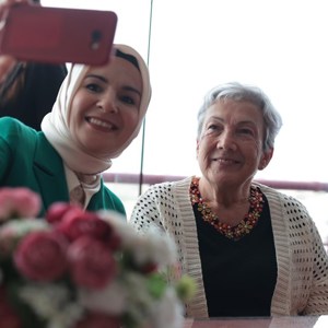 Bakanımız Mahinur Özdemir Göktaş İzmir'de Huzurevini Ziyaret Etti - fotoğraf 6