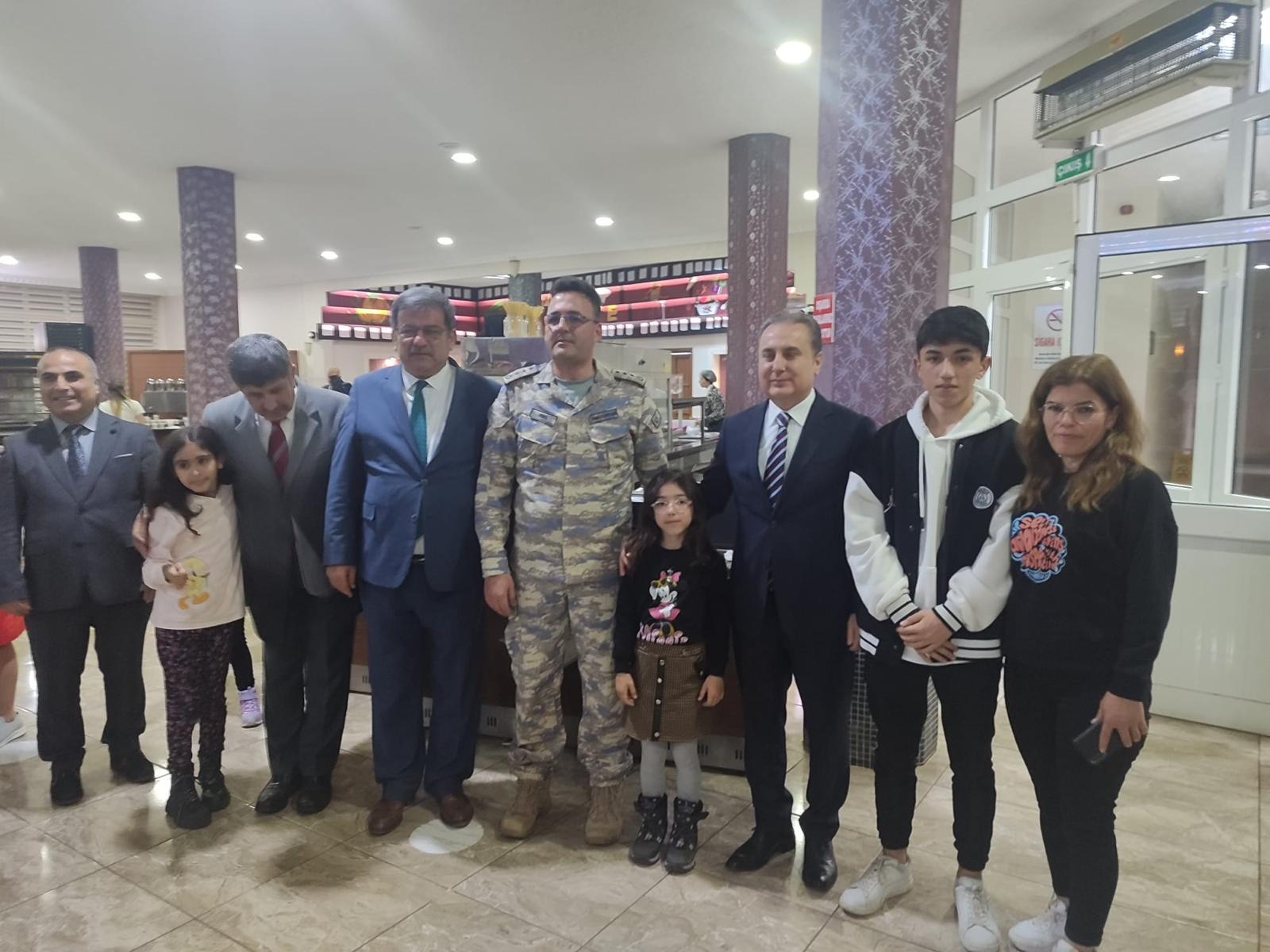 Anamur Kaymakamı Bilal Bozdemir, #AnamurSHM ve ilçe protokolünün katılımıyla #SosyalveEkonomikDestek (#SED)  alan çocuk ve ailelerimize, öksüz- yetim çocuklara ve #KoruyucuAile'lerimize iftar programı düzenlendi.