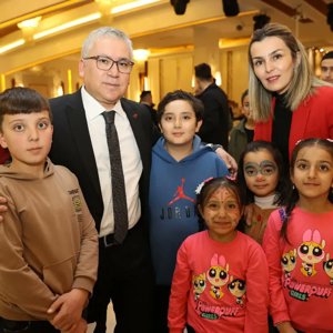 Bir Çocuk Gülerse Dünya Güler - fotoğraf 1