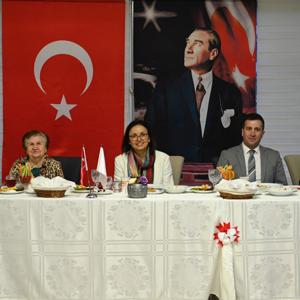 Yaşlılar Haftası Dolayısıyla Kıymetli Yaşlılarımızla İftar Programında Bir Araya Geldik - fotoğraf 3