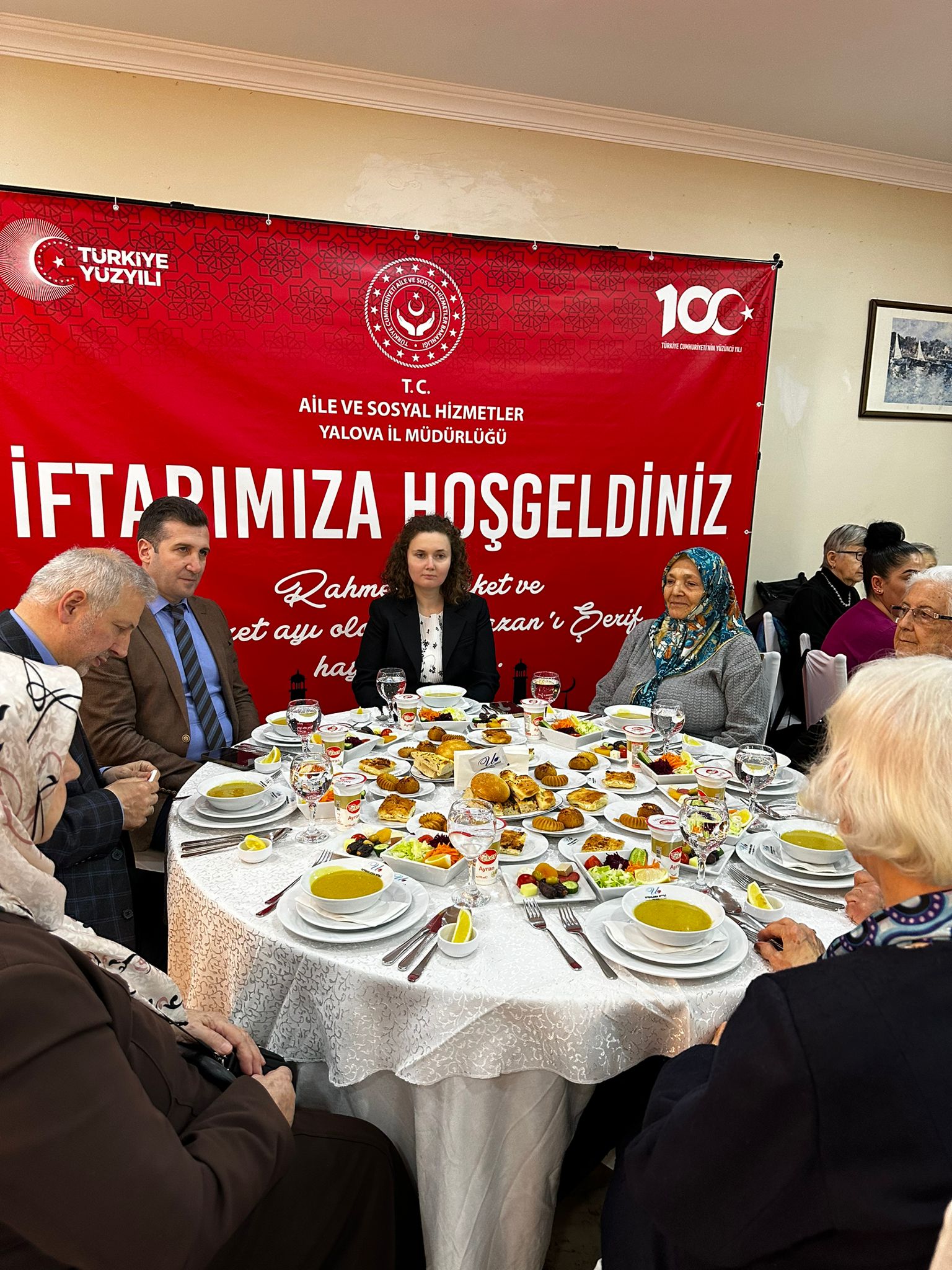 Vali Yardımcımız İdil ÖZDEMİR DOĞAN ve İl Müdürümüz Arif LAÇİN Yaşlılarımızla İftar Programında Bir Araya Geldi
